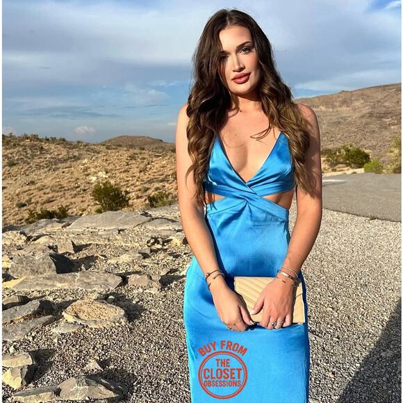 ZARA BLOGGER FAVE!!! V-Neck Midi Dress NWT - Picture 1 of 16